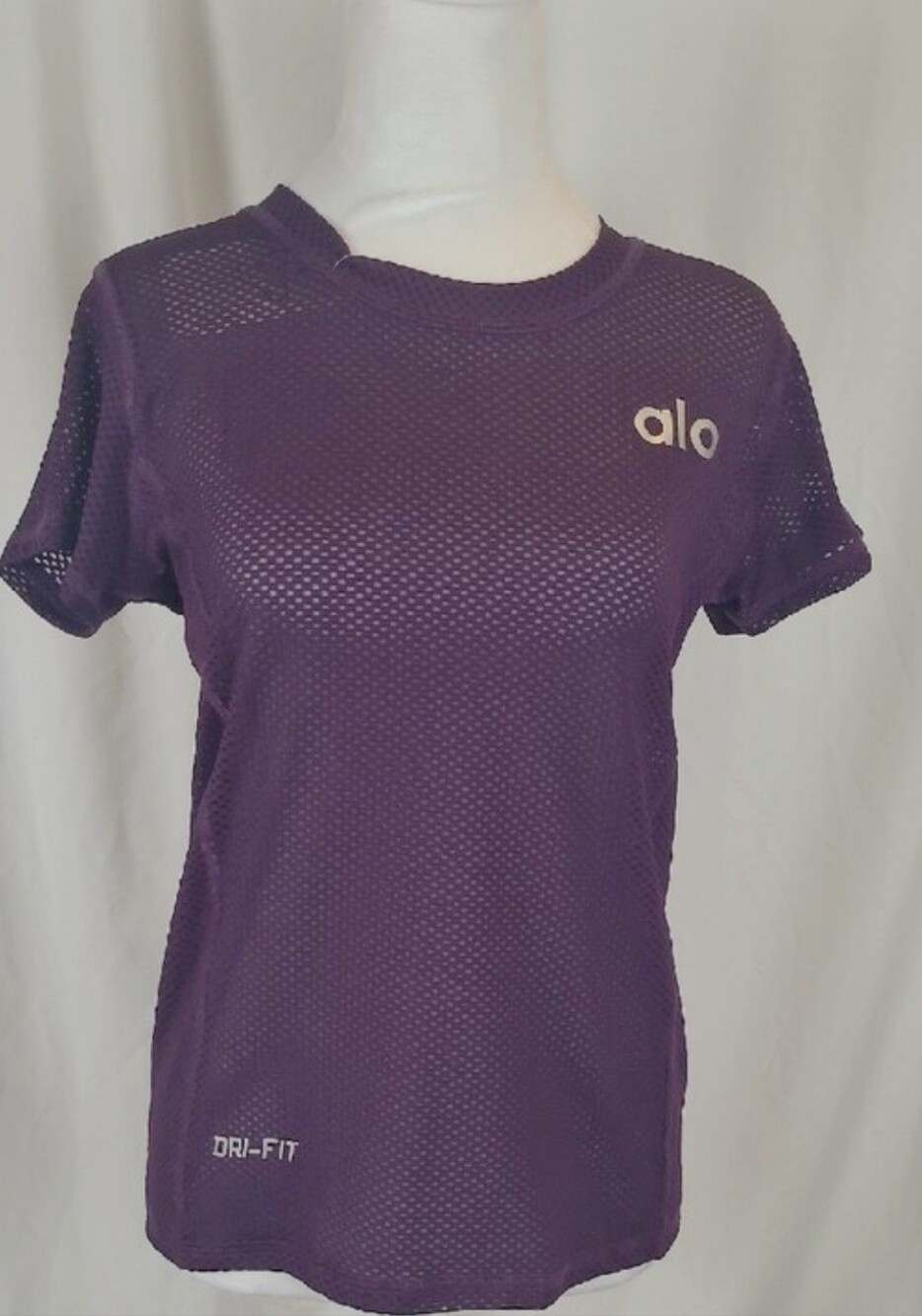 💜 NWT Alo Yoga Textured Knit Performance Active Top Medium Retail Price: $150💜